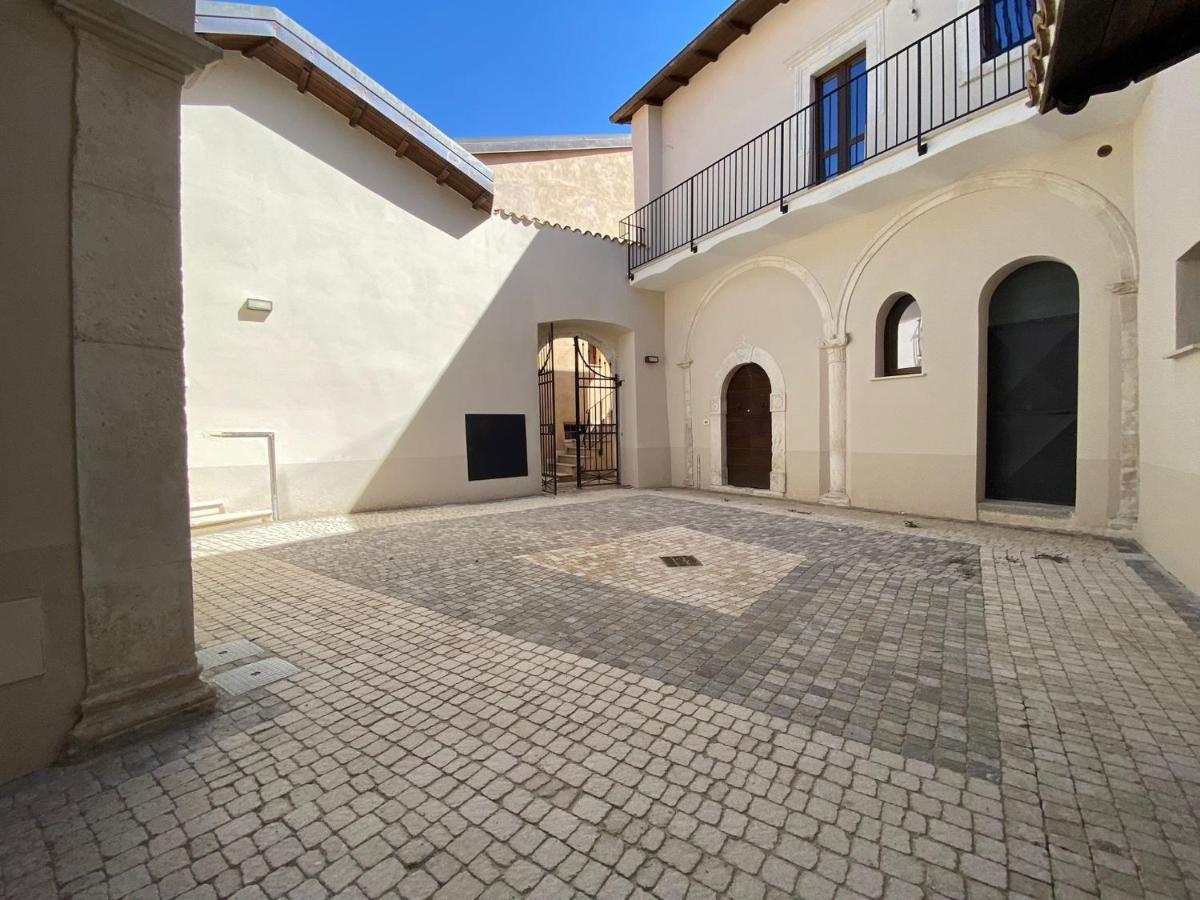 Dimora Degli Angeli Apartment L'Aquila Luaran gambar